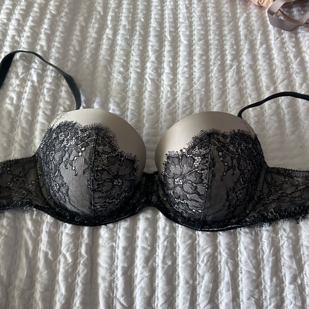 Victoria’s Secret Dream Angeles Bra 32DD